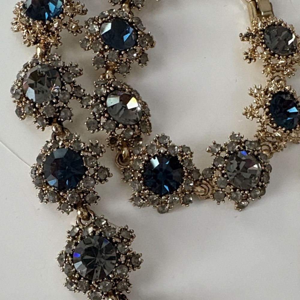 Elegant Blue and Gold Necklace and bracelet.